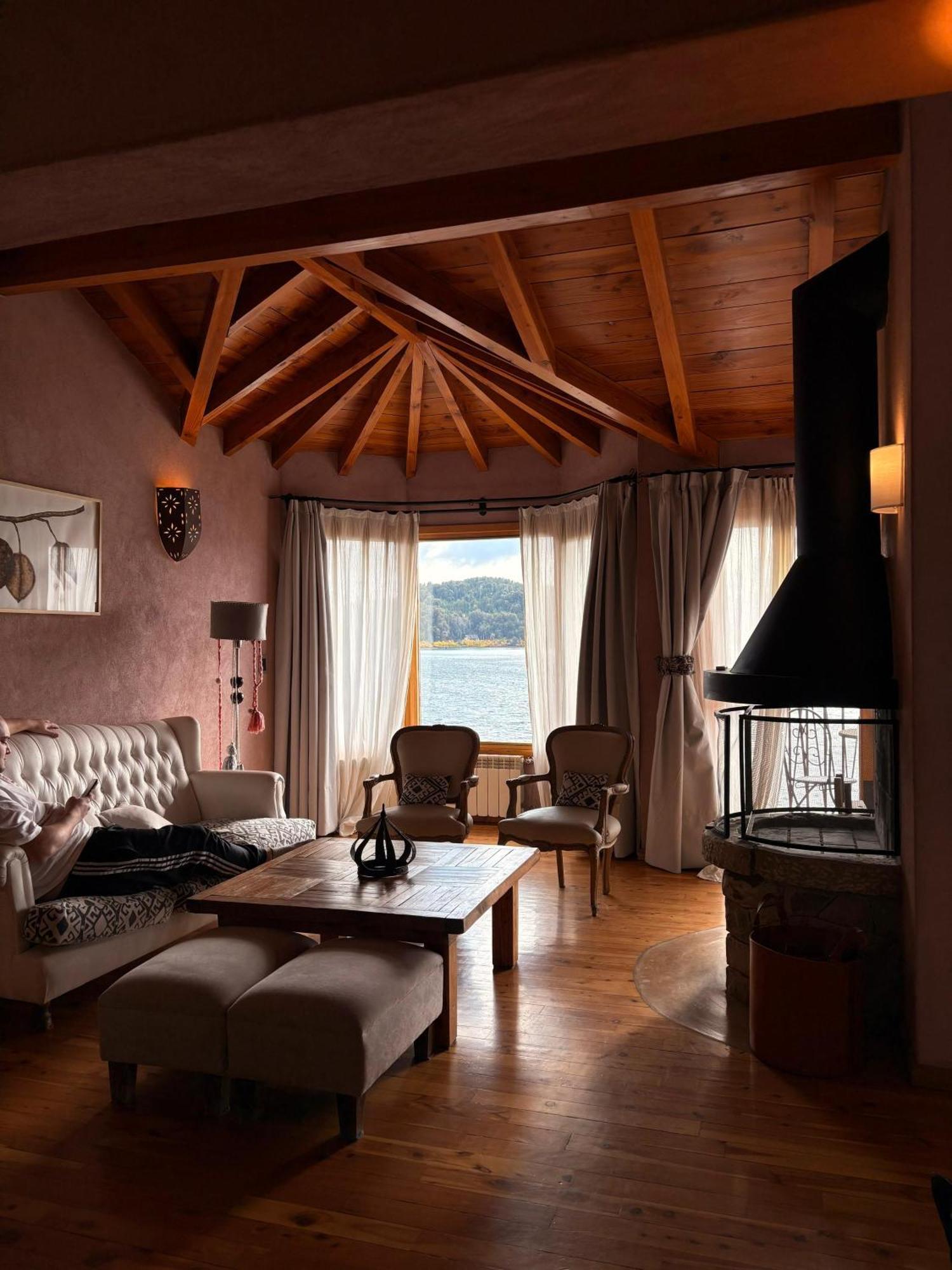 Lirolay Suites - Apart Hotel San Carlos de Bariloche Exteriér fotografie
